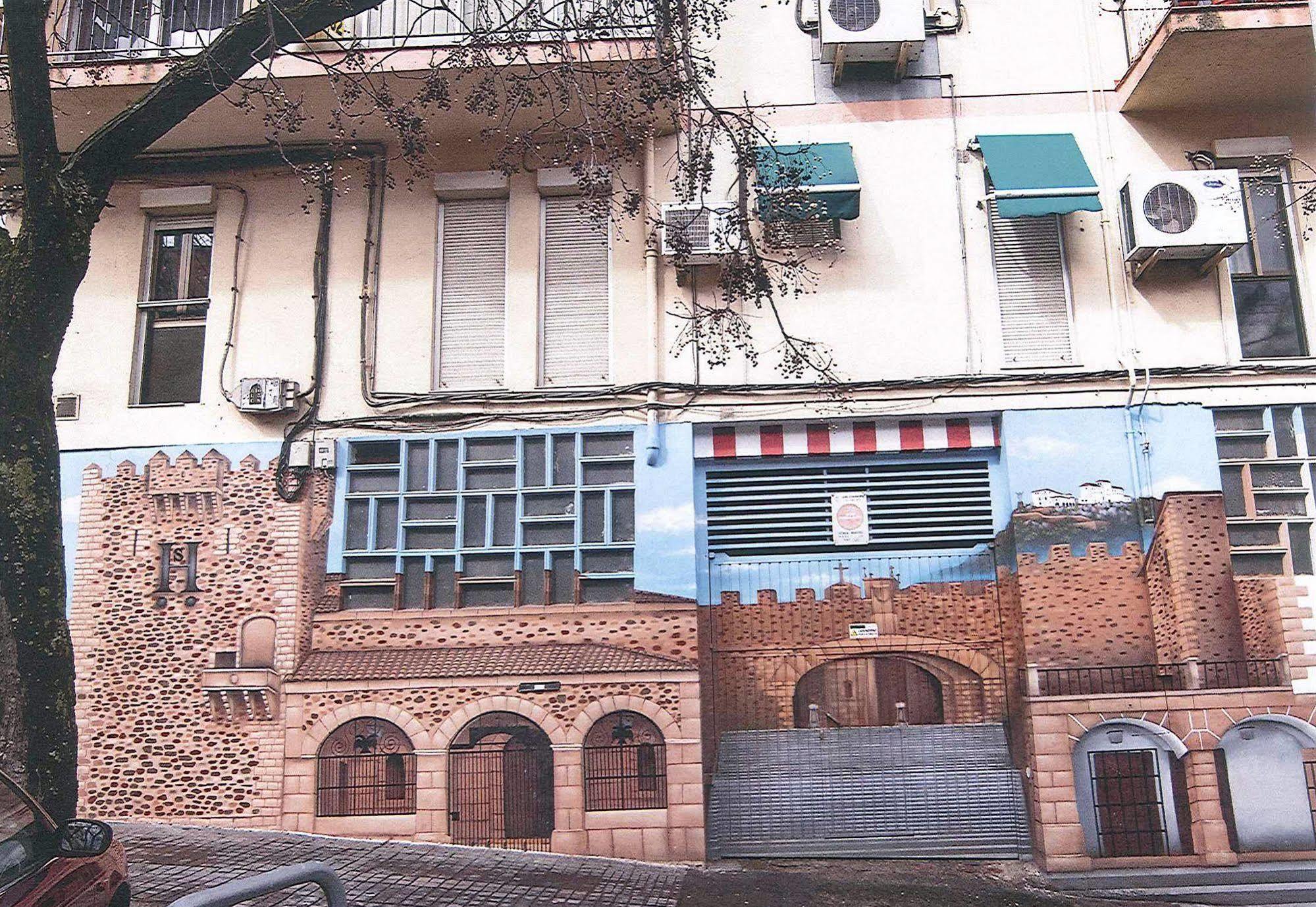 Hostal La Rosa Cáceres Exterior photo