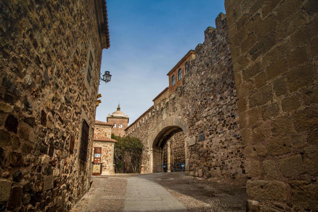 Hostal La Rosa Cáceres Exterior photo