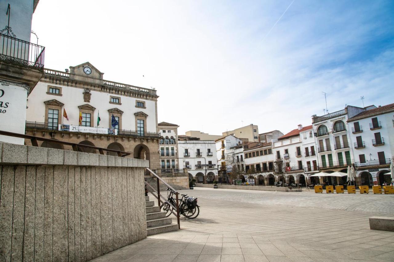 Hostal La Rosa Cáceres Exterior photo
