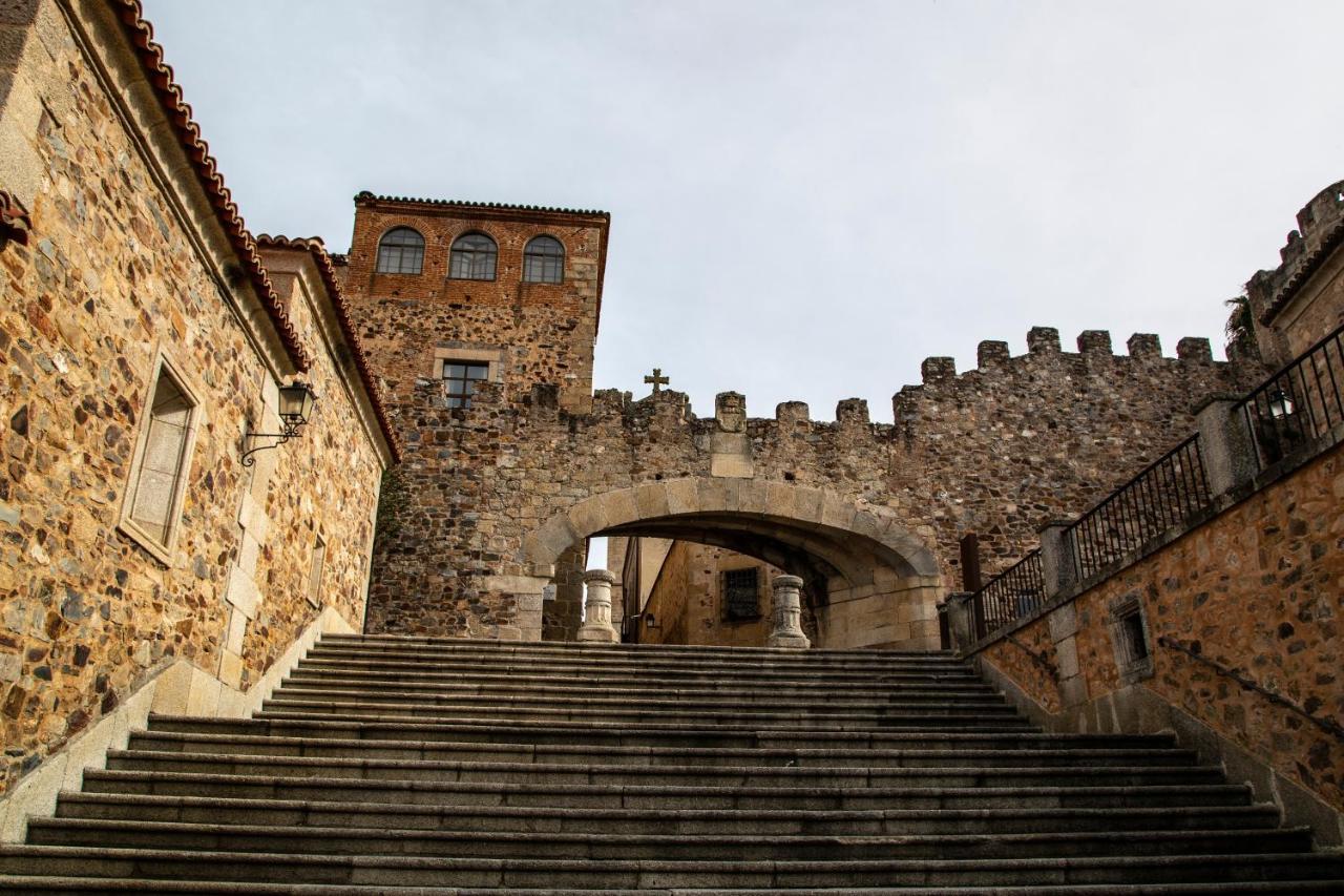Hostal La Rosa Cáceres Exterior photo